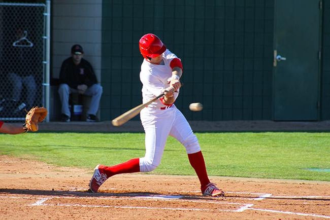 Marcus Skundrich singled in Mesa's go-ahead run in the eighth inning to help the T-Birds beat Gateway Wednesday afternoon. (photo by Aaron Webster)