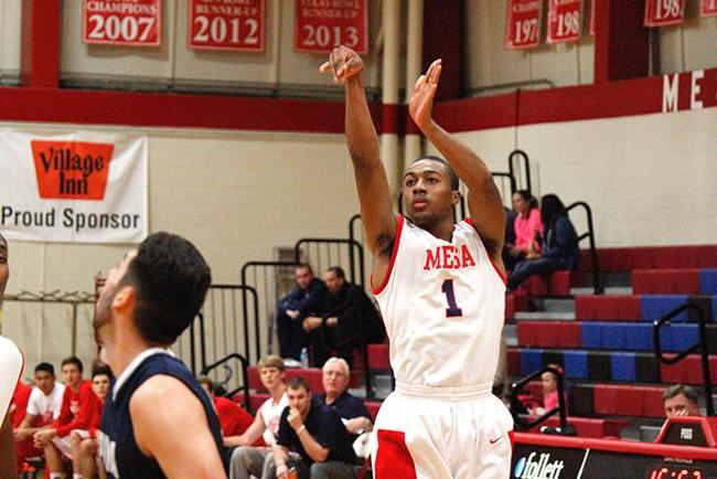 Khari Holloway has earned his third ACCAC Player of the Week honor (Photo by Jacob Dewald)