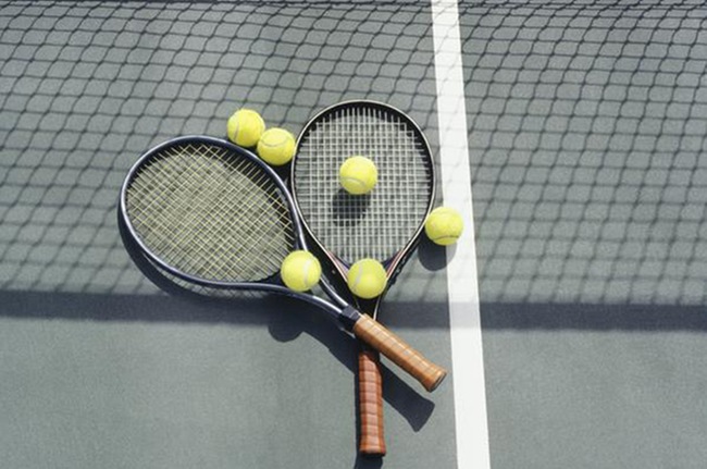 No. 6 men's tennis tops previously unbeaten College of the Desert, 5-4