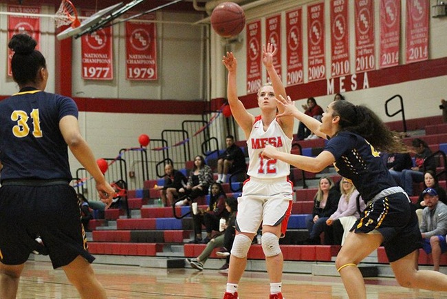Mesa's Leah Goodman scored a career high 27 points in the T-Birds victory over Phoenix College Tuesday night. (Photo by Aaron Webster)