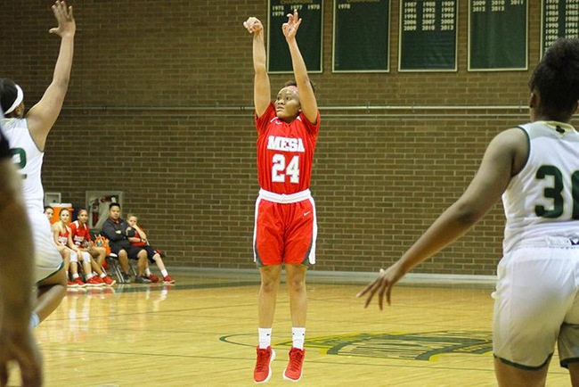 Takara Wade dropped 18 points Saturday night in Mesa's win at Scottsdale. (Photo by Aaron Webster)