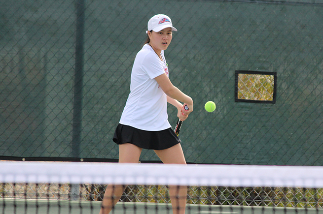 Women's tennis wins, men fall, against NCAA DII Western New Mexico