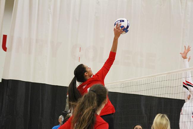 #17 Mesa Volleyball Drops Pima in Tucson in Four Sets