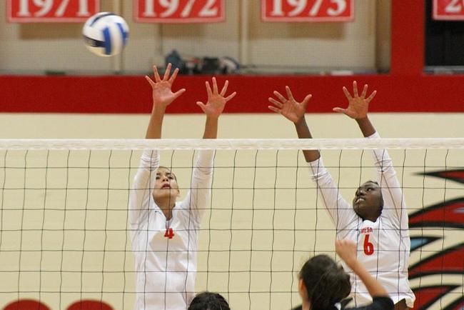 #19 Mesa Falls in Five Set Shootout with #3 Glendale