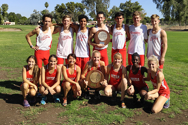 Men's and Women's Cross Country Teams Have Strong Finishes at Regionals