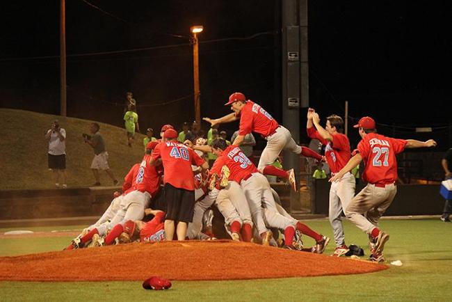 NATIONAL CHAMPIONS!! Baseball Takes Title With 9-7 Win in 11 Over Hinds (Miss.)
