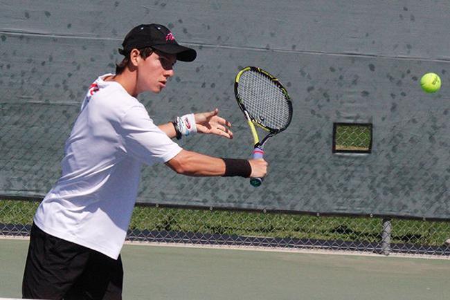 Nick Silvestri took a 6-0, 6-0 win at No. 6 singles (Photo by Jacob Dewald)