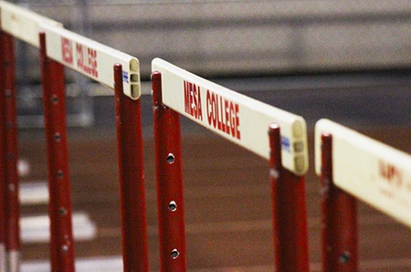 Indoor track and field equals or exceeds seven qualifying marks at Puma Indoor