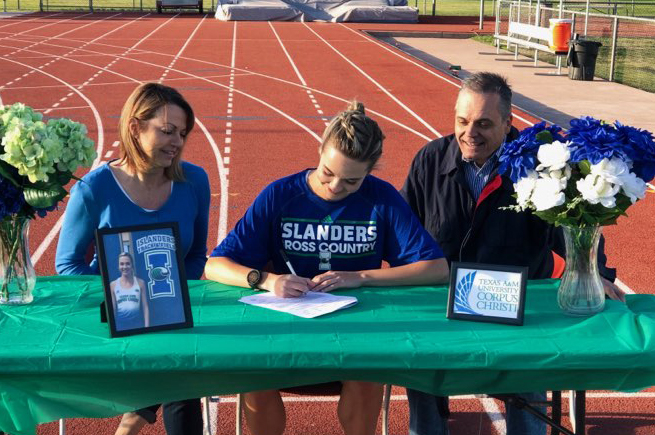 Quinn Johnson, with her parents, signs scholarship to attend Texas A&M-Corpus Christi