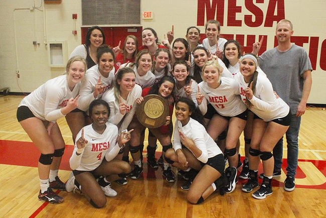 The Mesa Thunderbirds volleyball team captured the Region I/ACCAC DII Championship Saturday night in straight sets.