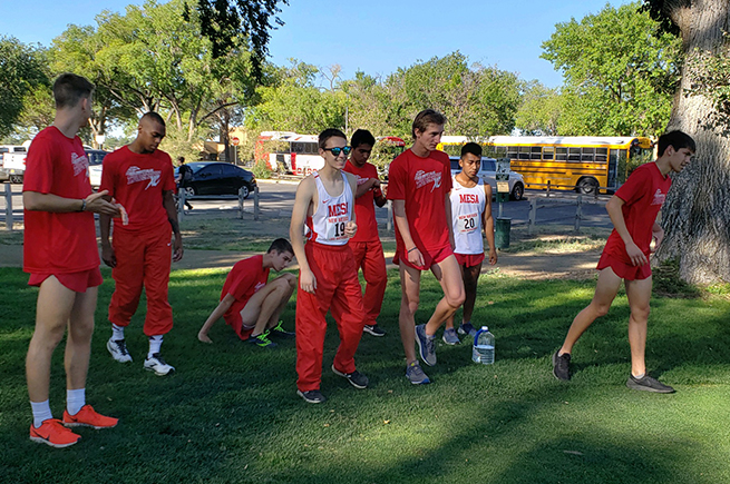 Cross country heads to U of A Friday