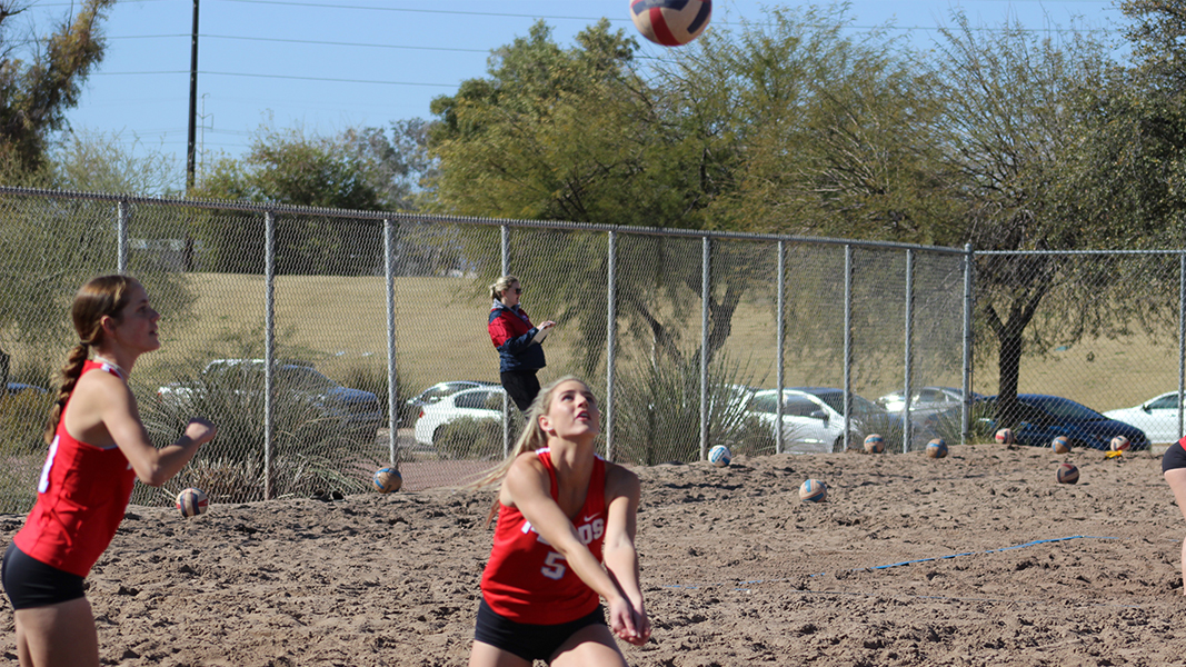 Windy conditions can't stop Mesa beach volleyball from downing GCU Club, 4-1