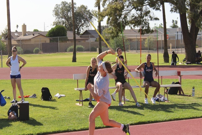 Women's TF Records 12 New Personal-Best Marks at Gaucho Invite