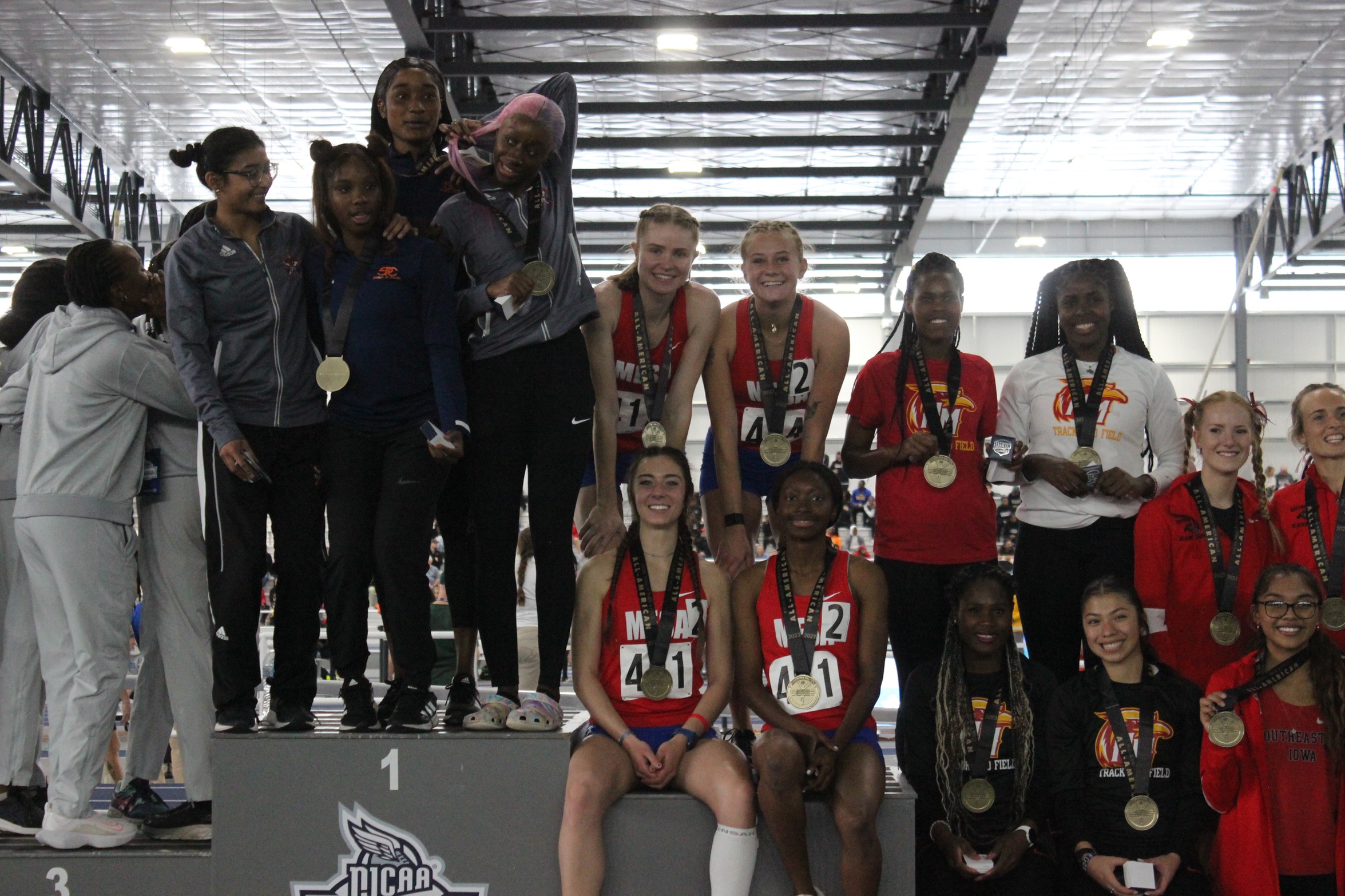 Women's DMR Finishes Second on Day One of Indoor Nationals
